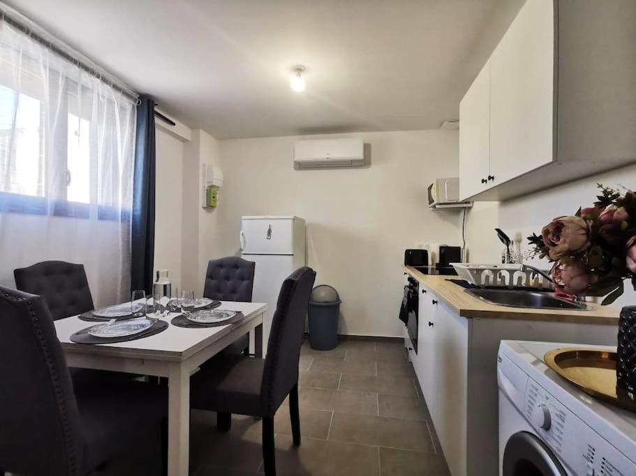 L'Elegant Duplex - Clim I Wifi I Proche Du Centre-Ville Miramas Extérieur photo